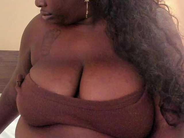 MilaBreast live cam on BongaCams