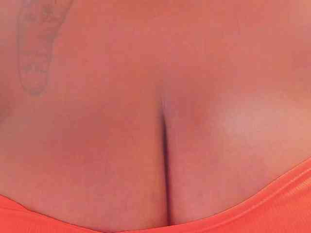 MilaBreast webcam