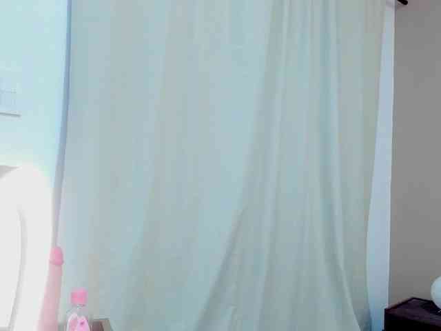 MilaBreast webcam