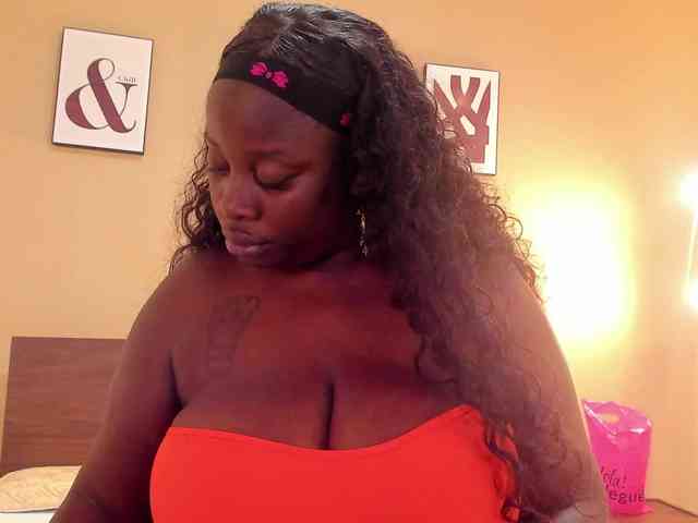 MilaBreast webcam