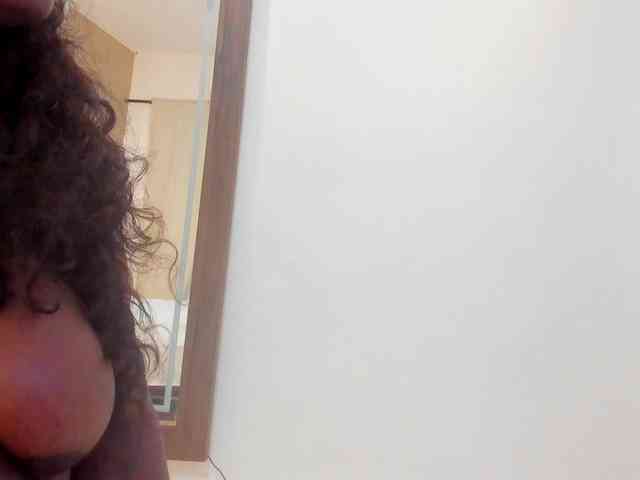 MilaBreast webcam
