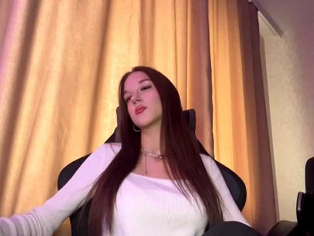 OliviaSkims live cam on BongaCams
