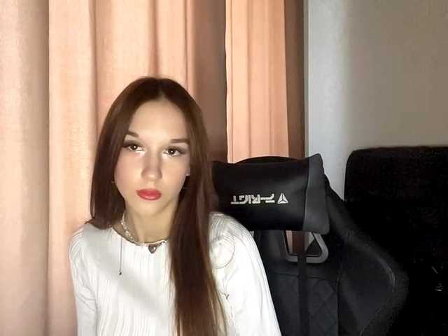 OliviaSkims live cam on BongaCams