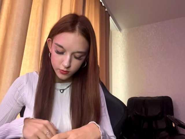 OliviaSkims live cam on BongaCams