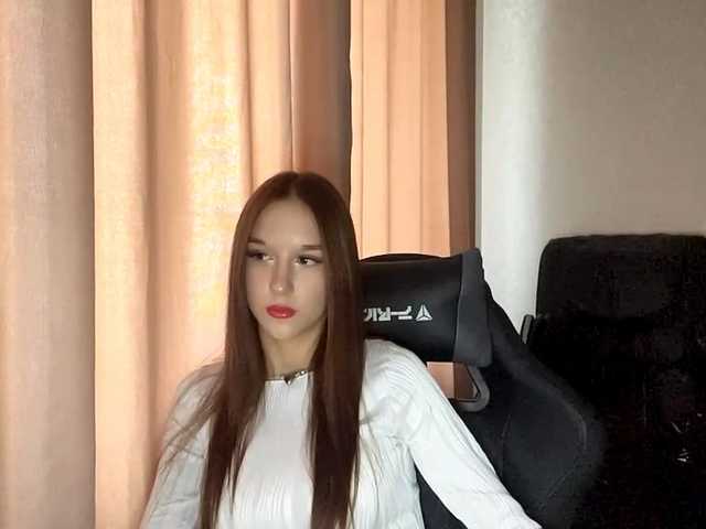 OliviaSkims live cam on BongaCams
