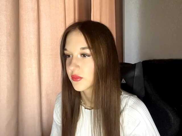 OliviaSkims live cam on BongaCams