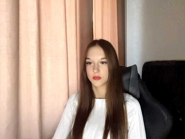 OliviaSkims live cam on BongaCams