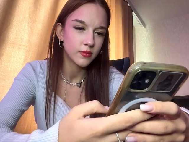 OliviaSkims live cam on BongaCams