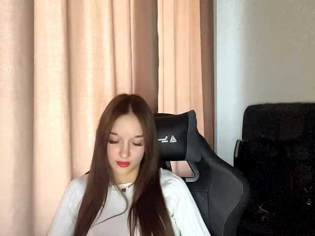 OliviaSkims live cam on BongaCams