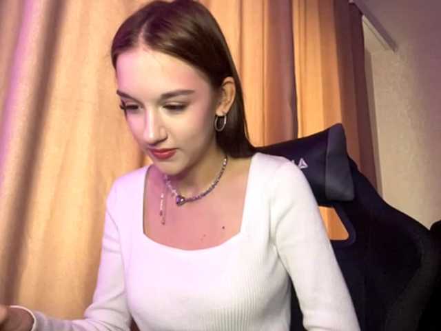 OliviaSkims webcam
