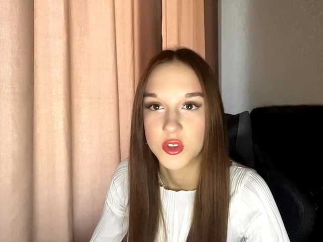 OliviaSkims live cam on BongaCams