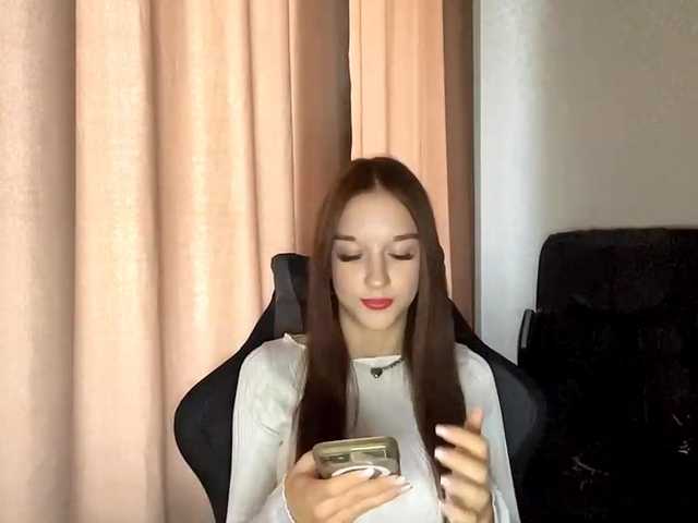 OliviaSkims live cam on BongaCams