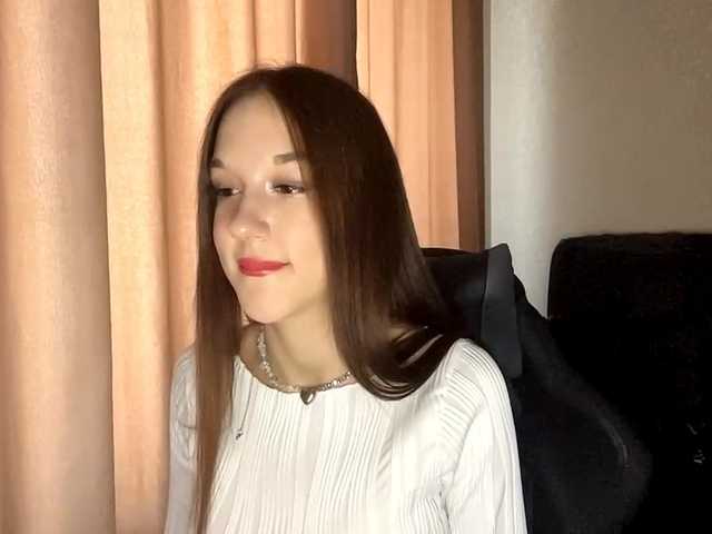 OliviaSkims live cam on BongaCams