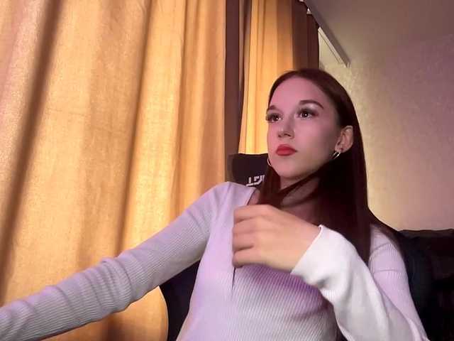 OliviaSkims live cam on BongaCams