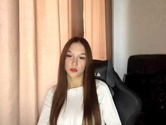 OliviaSkims live cam on BongaCams