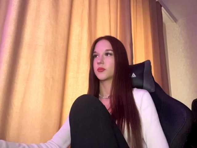 OliviaSkims live cam on BongaCams