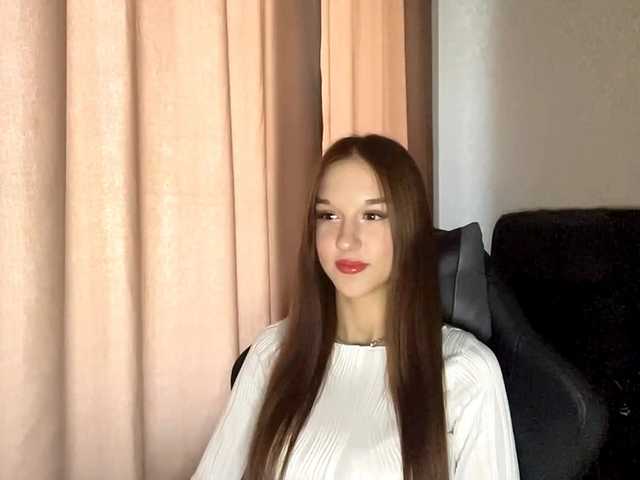 OliviaSkims live cam on BongaCams