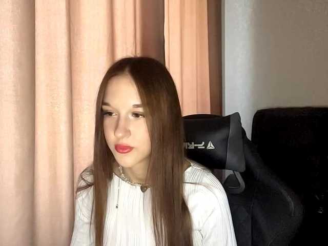 OliviaSkims live cam on BongaCams