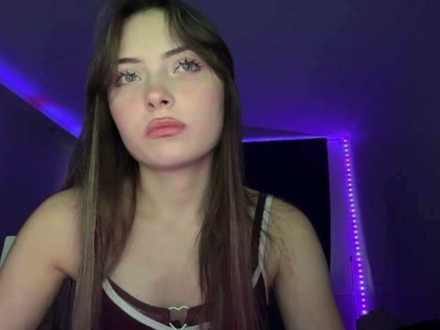 OlyaPuzz live cam on BongaCams