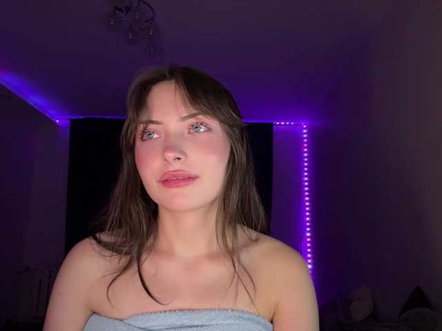 OlyaPuzz live cam on BongaCams
