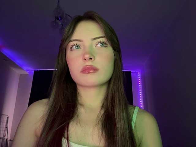 OlyaPuzz live cam on BongaCams