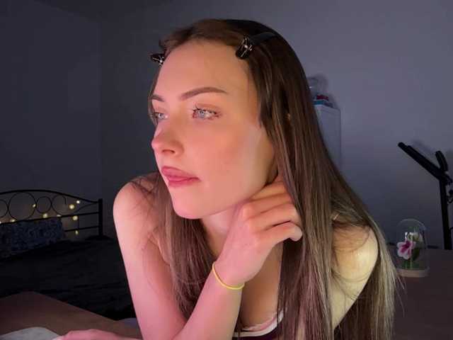 OlyaPuzz live cam on BongaCams