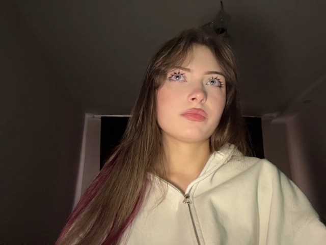 OlyaPuzz live cam on BongaCams