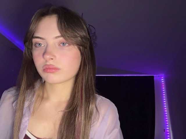 OlyaPuzz live cam on BongaCams