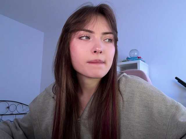 OlyaPuzz live cam on BongaCams