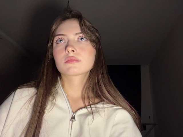 OlyaPuzz live cam on BongaCams