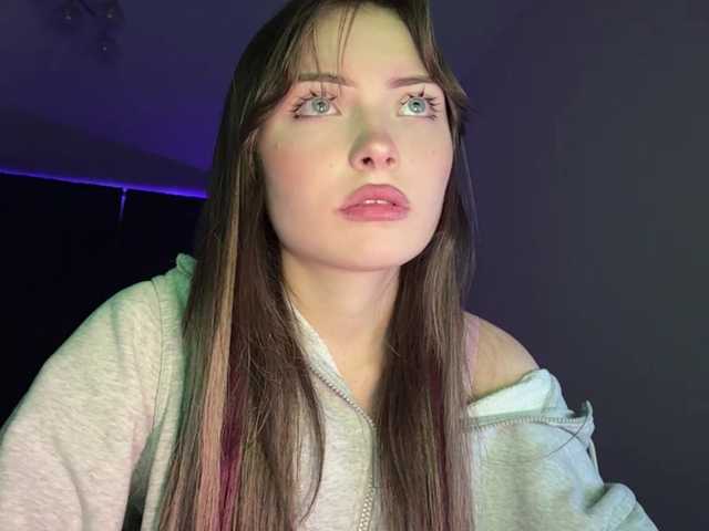 OlyaPuzz live cam on BongaCams