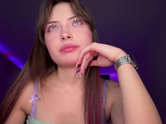 OlyaPuzz live cam on BongaCams