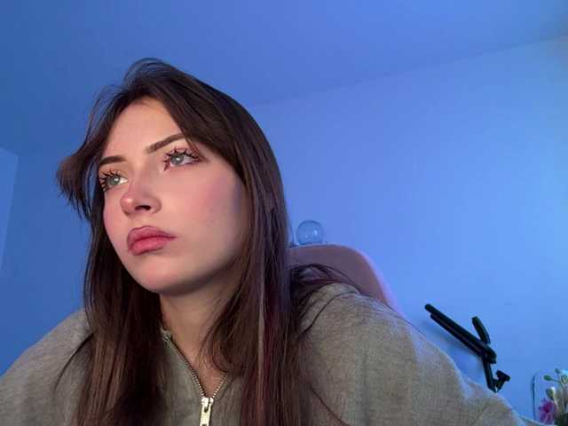 OlyaPuzz live cam on BongaCams