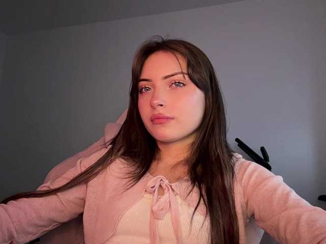 OlyaPuzz live cam on BongaCams