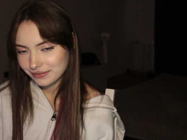 OlyaPuzz live cam on BongaCams