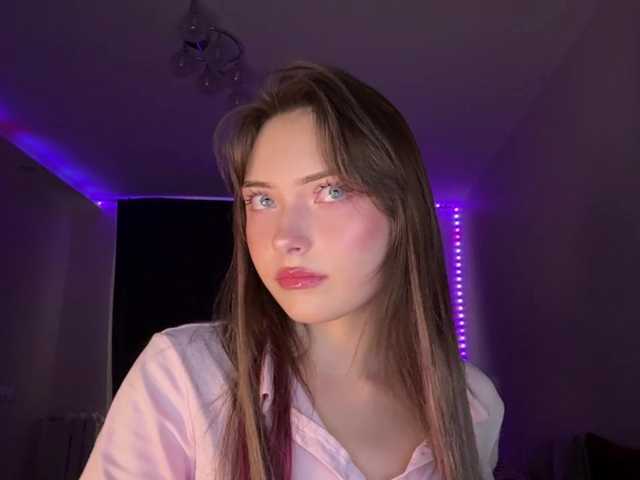 OlyaPuzz live cam on BongaCams