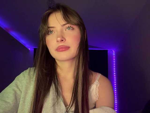 OlyaPuzz live cam on BongaCams