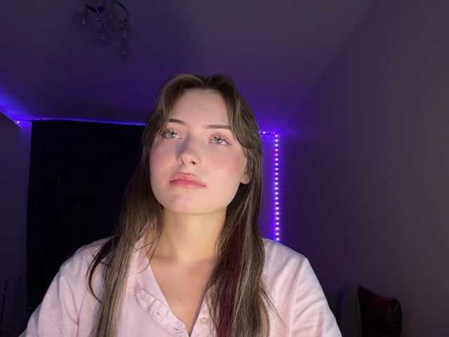 OlyaPuzz live cam on BongaCams
