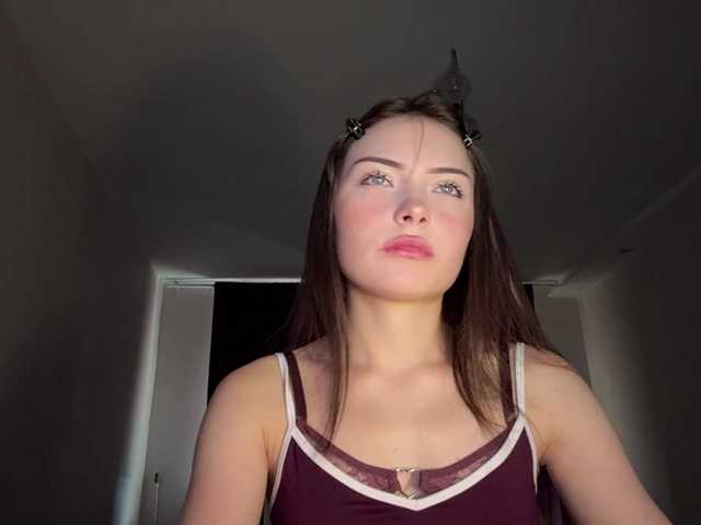 OlyaPuzz live cam on BongaCams