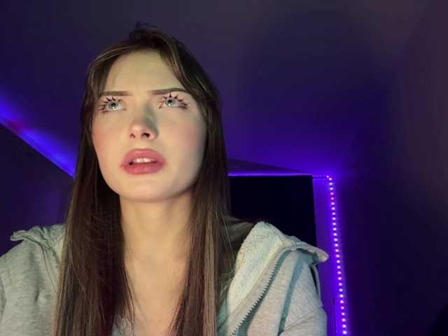 OlyaPuzz live cam on BongaCams