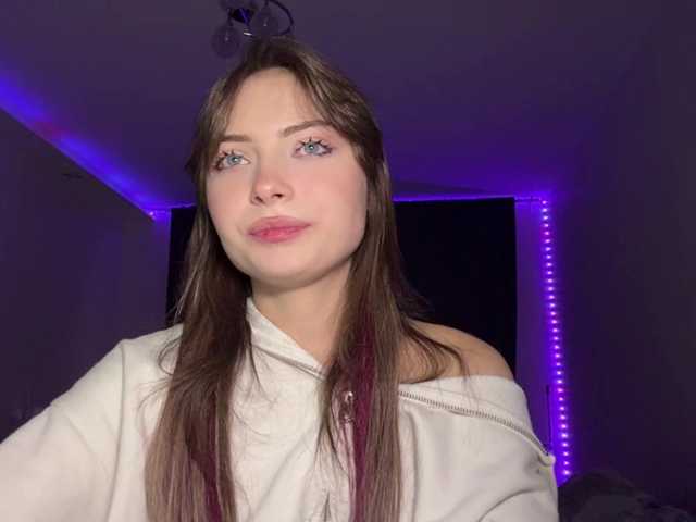 OlyaPuzz live cam on BongaCams