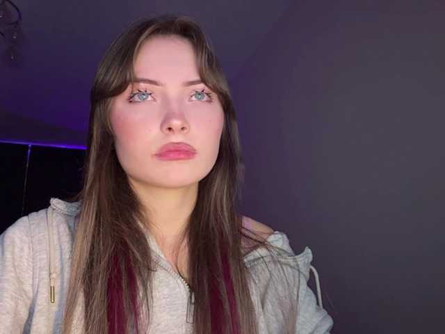 OlyaPuzz live cam on BongaCams