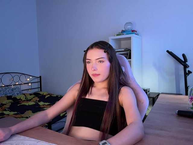 OlyaPuzz live cam on BongaCams
