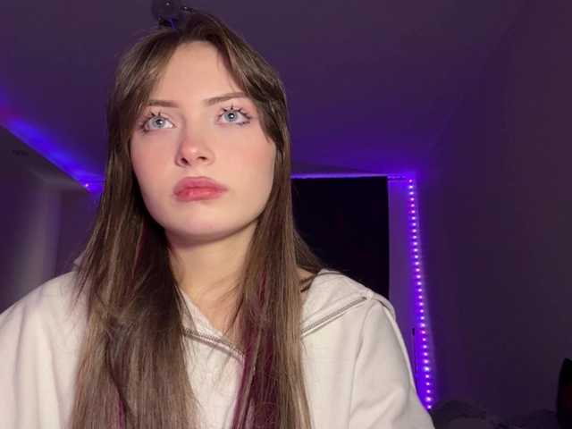 OlyaPuzz live cam on BongaCams