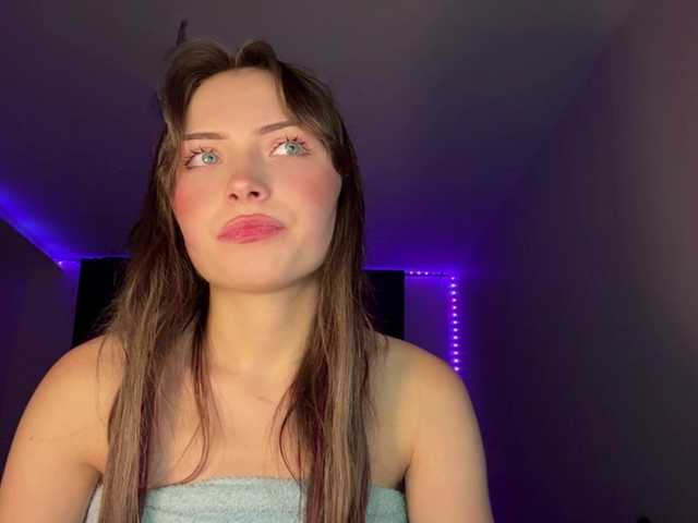 OlyaPuzz live cam on BongaCams