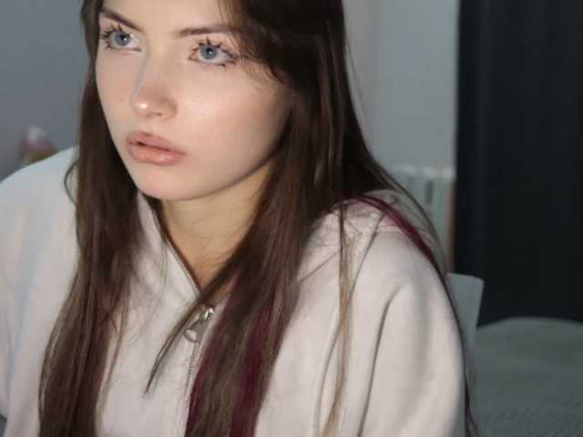 OlyaPuzz live cam on BongaCams