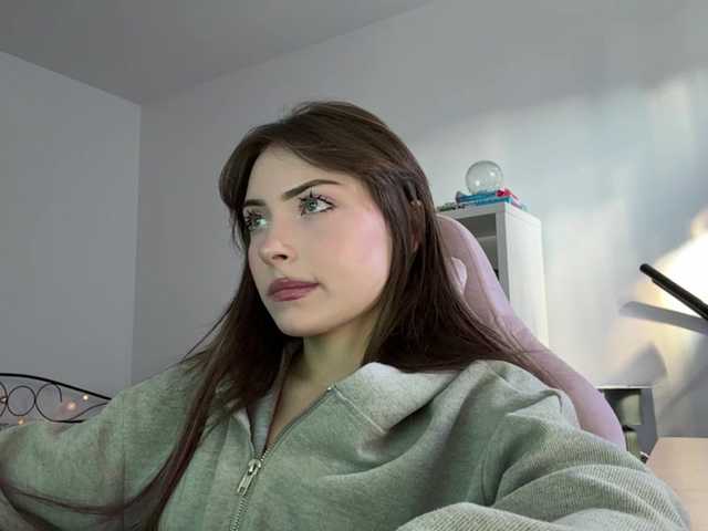 OlyaPuzz live cam on BongaCams