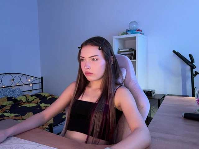 OlyaPuzz live cam on BongaCams