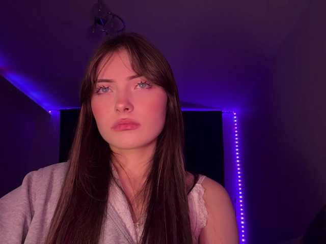 OlyaPuzz live cam on BongaCams