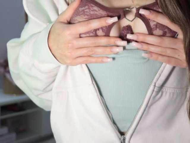 OlyaPuzz live cam on BongaCams